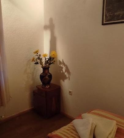 Apartman Sipak Fužine Exteriör bild